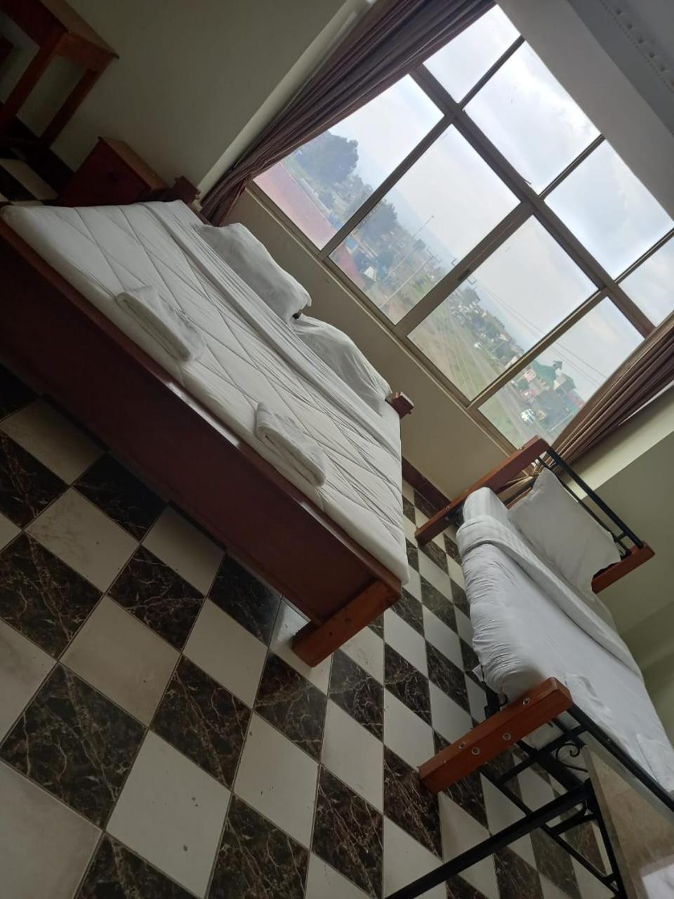 Newstead Hotel Naivasha Esterno foto
