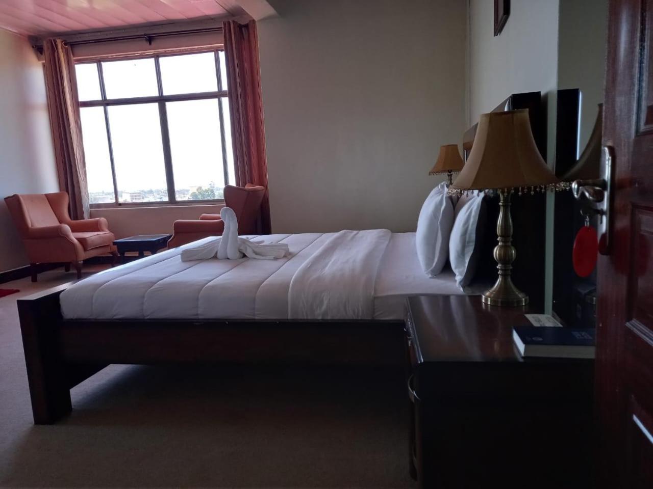 Newstead Hotel Naivasha Esterno foto