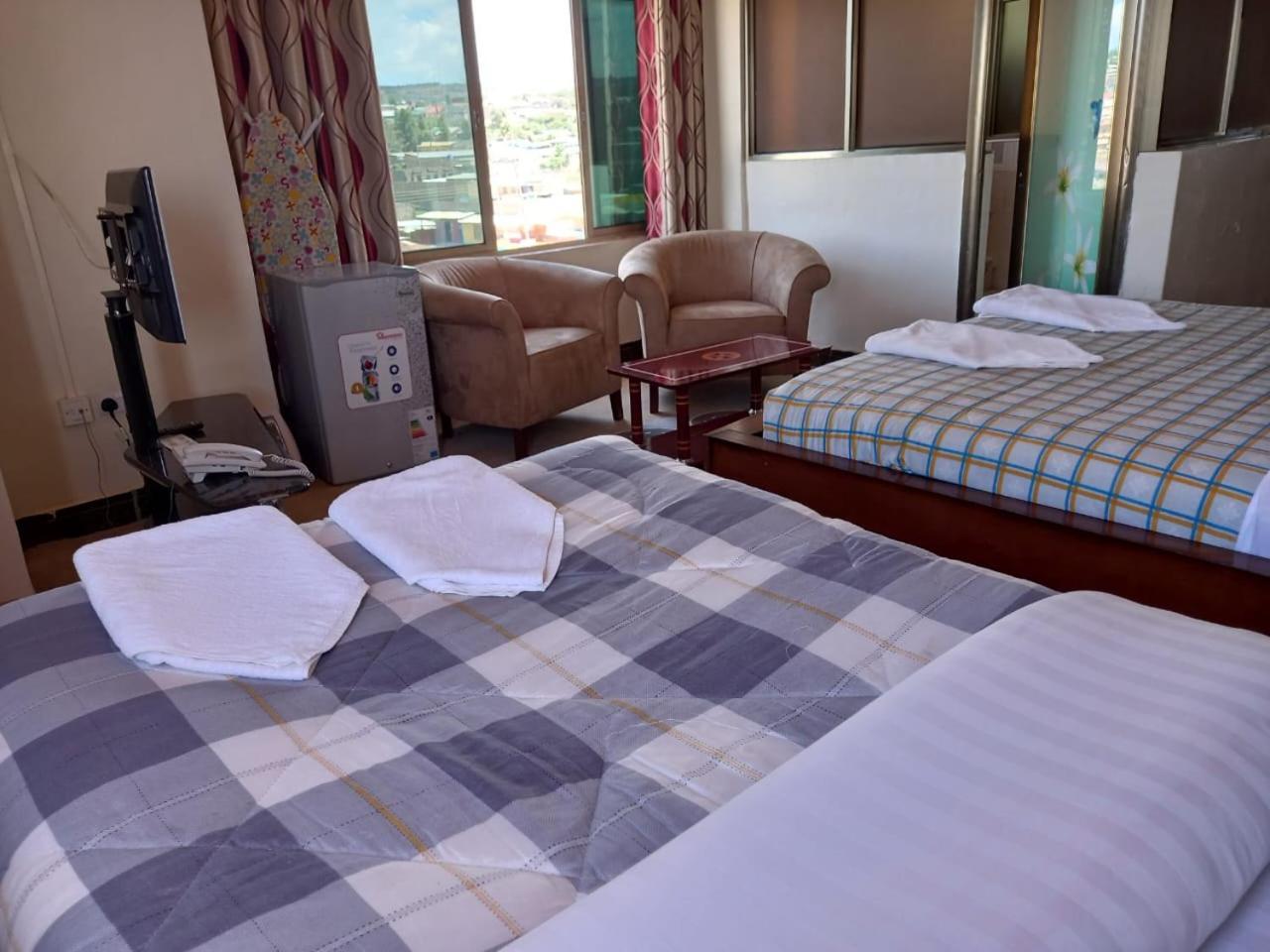 Newstead Hotel Naivasha Esterno foto