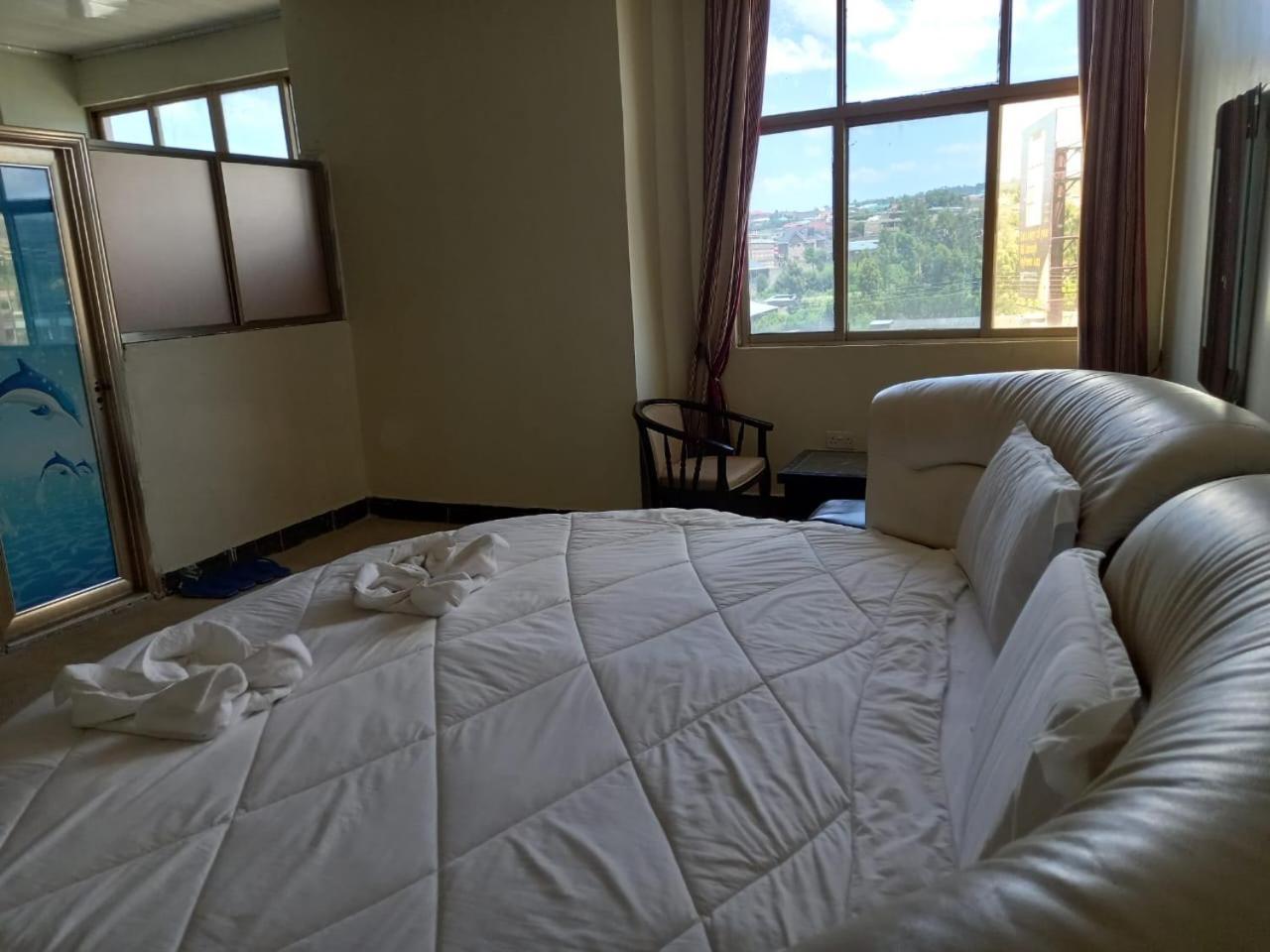 Newstead Hotel Naivasha Esterno foto