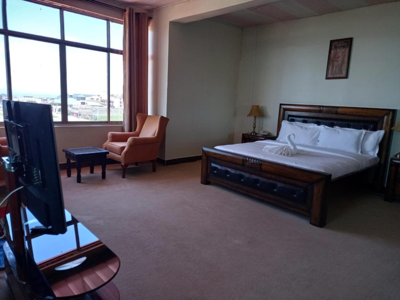 Newstead Hotel Naivasha Esterno foto