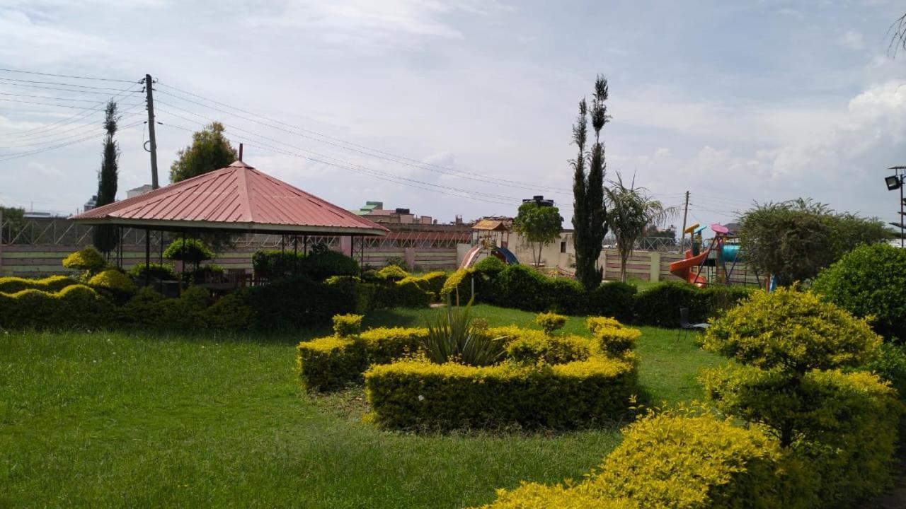Newstead Hotel Naivasha Esterno foto