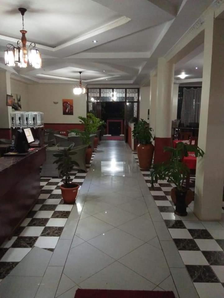 Newstead Hotel Naivasha Esterno foto
